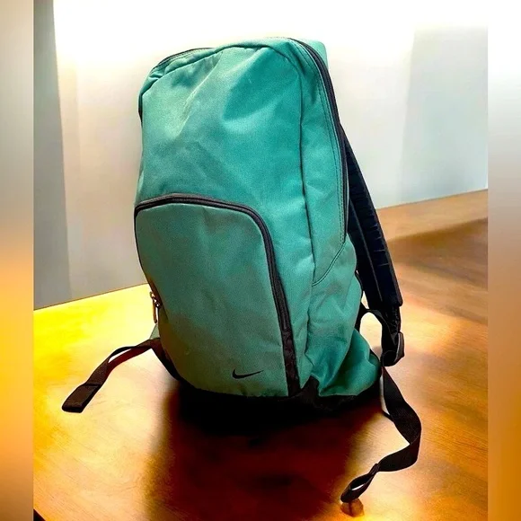 SOLD
NIKE RARE Olive Green Backpack preloved condition bag tote technical retro - Picture 13 of 13